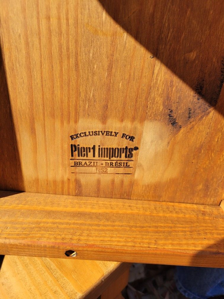 Pier 1 Import Table And 6 Chairs
