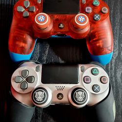 Custom marvel themed PS4 Controllers