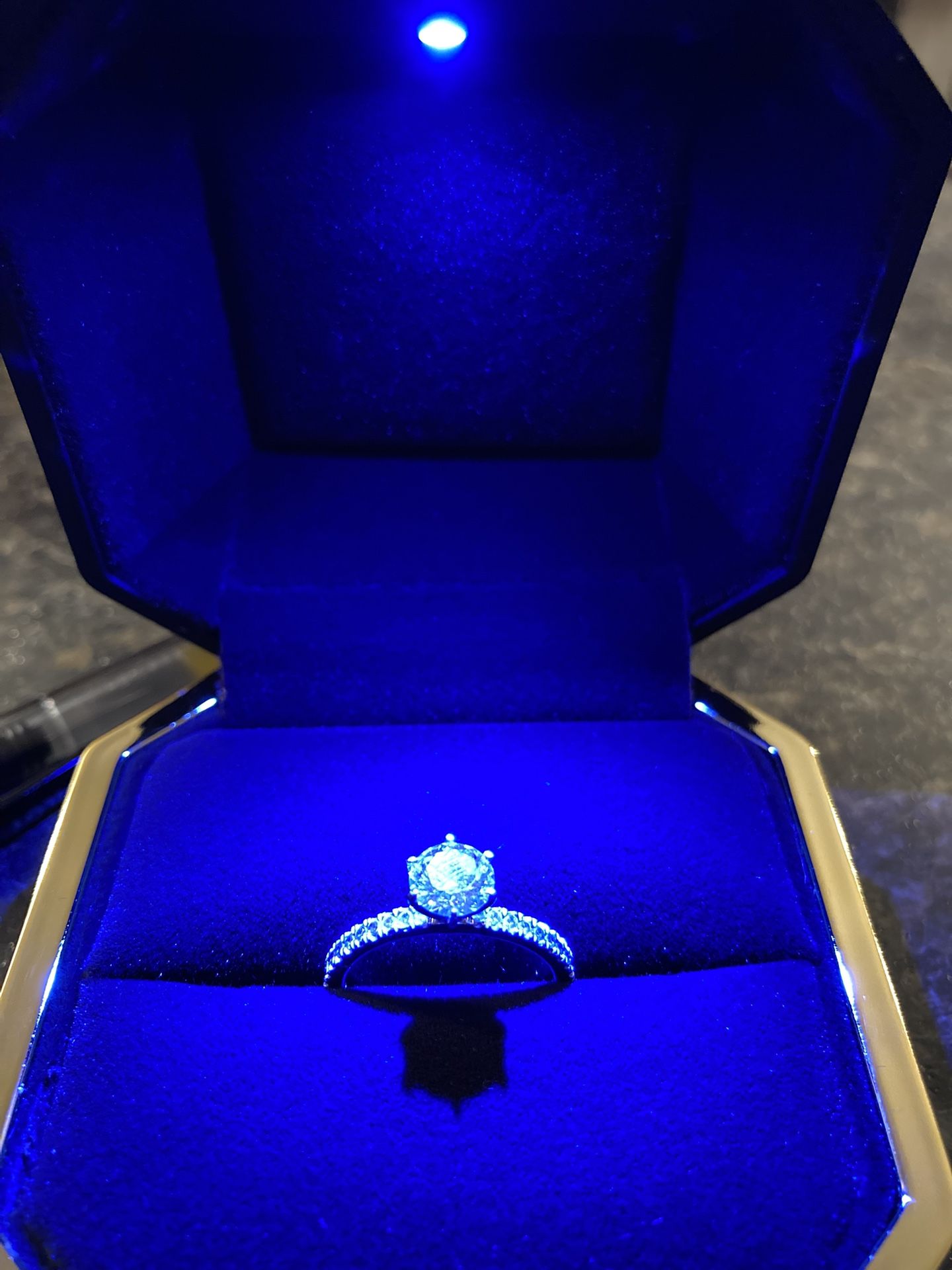 Engagement ring Size 8 White Gold 10K