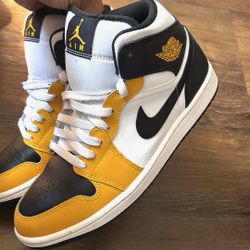 Jordan 1 Mid