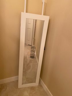 Jewelry cabinet