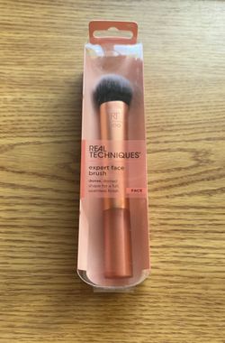 Real Techniques Expert Face Brush