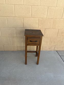 Wood Shelf  .good condition