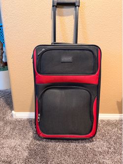 Carry on suitcase with wheels
