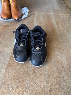 Nike Cortez size 6 for little kids