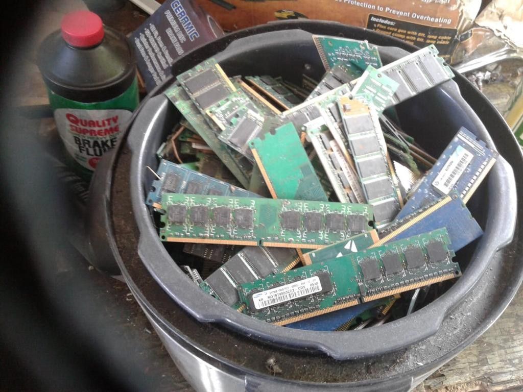 I buy scrap computer parts