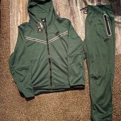 Green Men Nike Sweatsuit Size 2x 