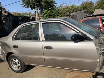 Vendo Muchas Partes Para Toyota Corola Del Año 1998 Al Año 2002