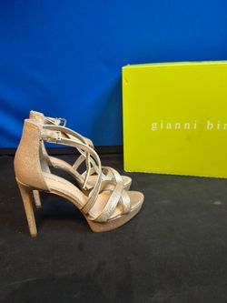 Gianni Bini Golden Sparkle High Heels (Size 8)