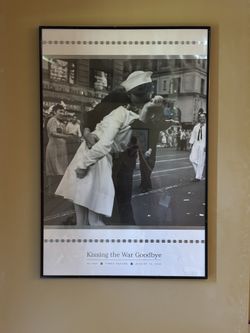 Kissing the War Goodbye Framed Historic Photograph - 24x36