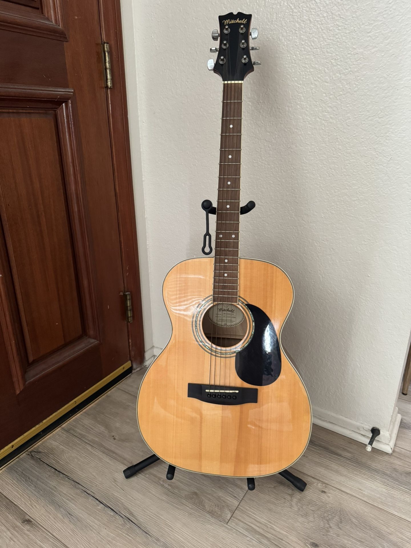 Mitchell Acoustic ( Guitar) 🎸 
