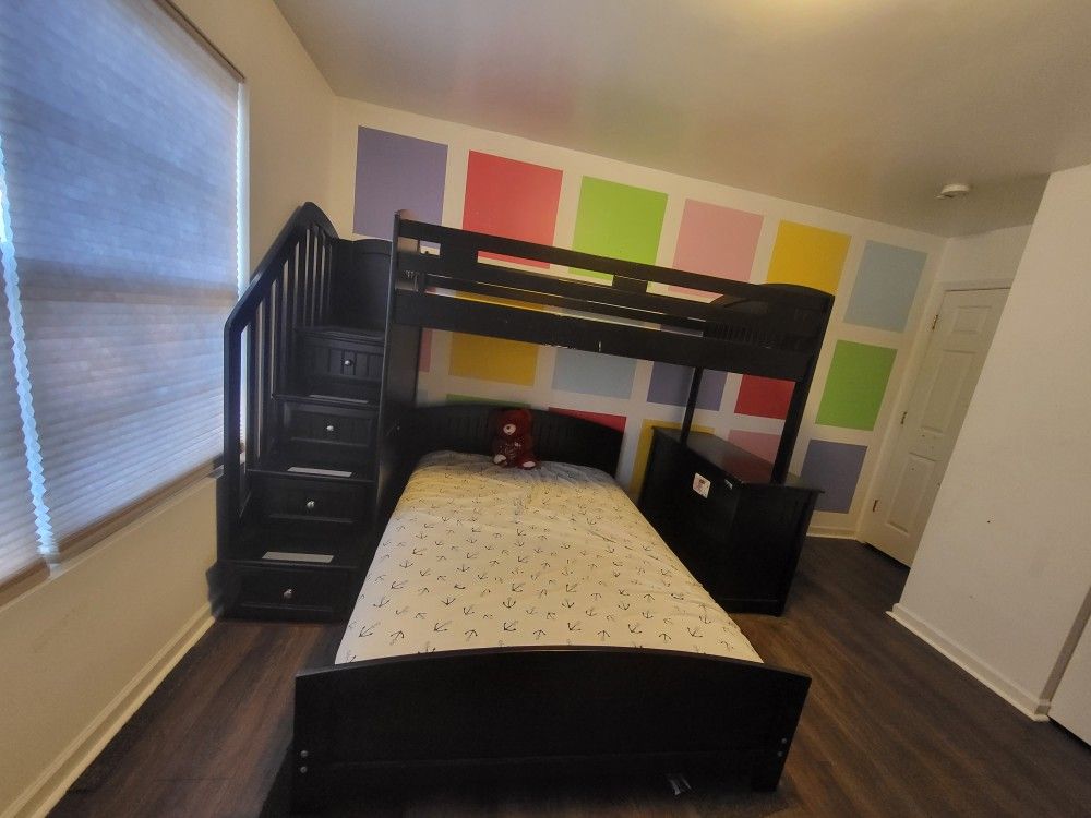 Rooms To Go Full/Twin Bunk Bed With Stairs And Desk