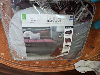 Air Matress With Queen 10-Piece Coordinated Bedding Set – Mainstays