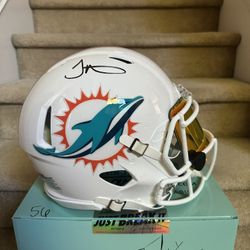 Tyreek Hill Autographed Helmet & Jersey