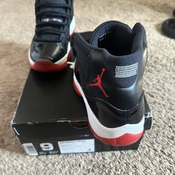 Jordan 11 Bred (2001)