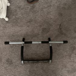 Pull Up Bar 
