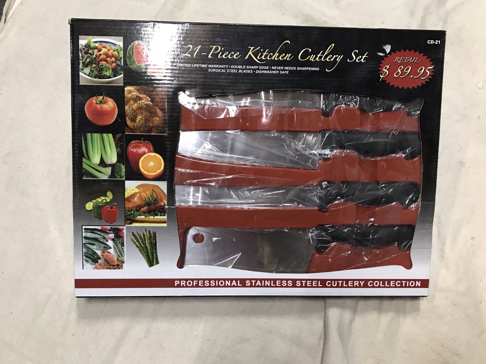 21 Pc Kitchen Cutlery Set ( location Brea)