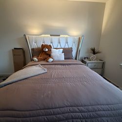 Queen Headboard Bed With 14inch Mattress