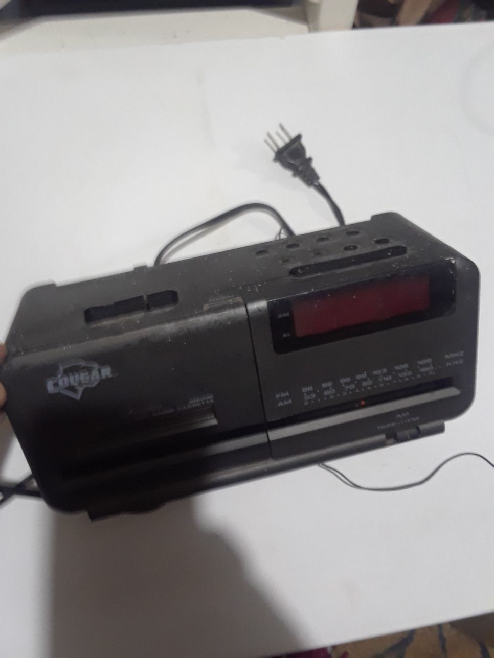 1 COUGAR 🐆Alarm Clock⏰ Radio🎶🎵 with Tape in, am-fm radio 🎶🎼🎵alarm clock⏰ $25.00 cash only