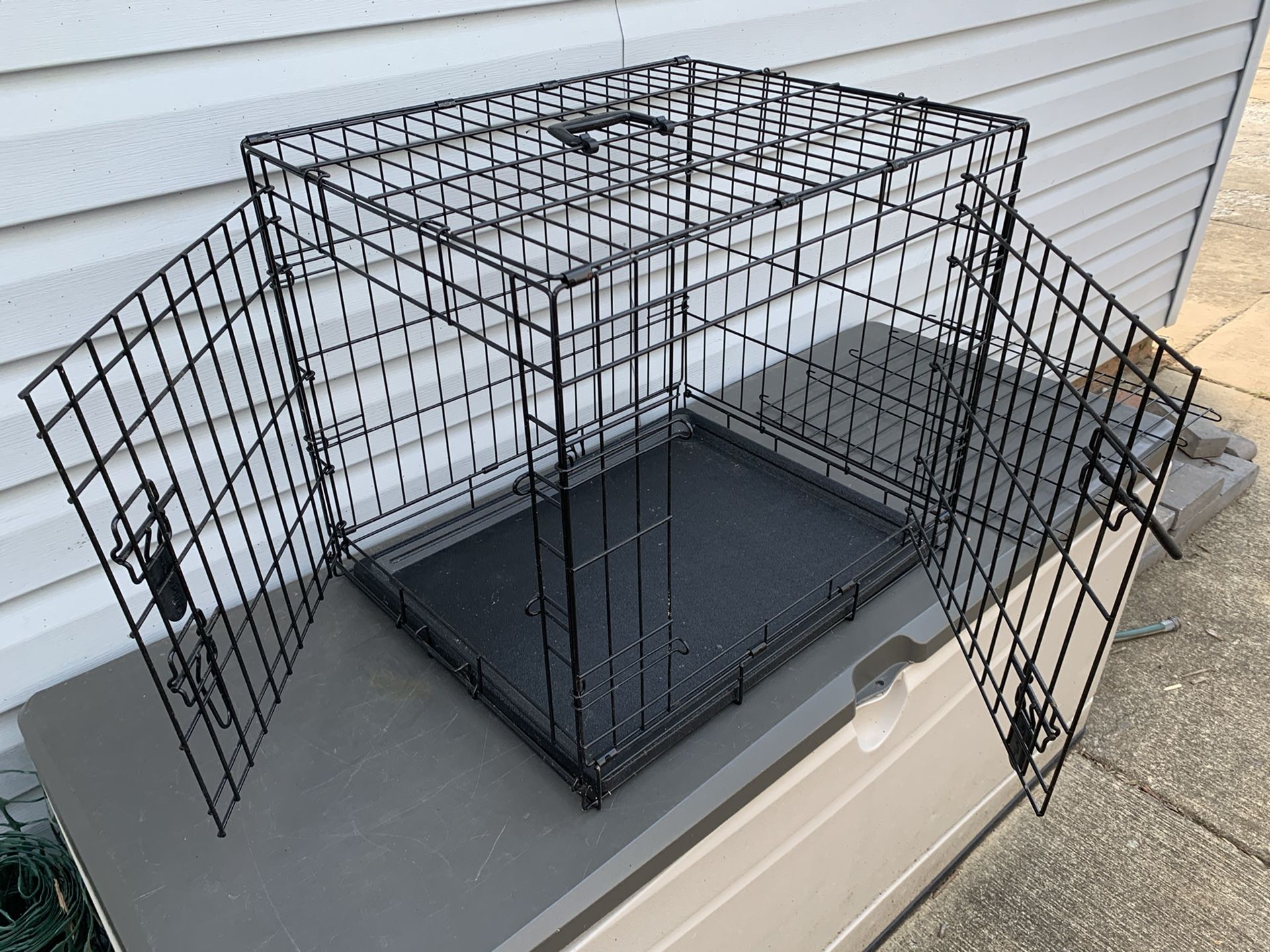 Medium Dog Kennel/Crate