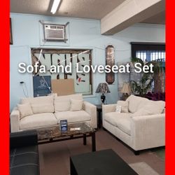 🚨 Clearance 🚨 Sofa And Loveseat Set 