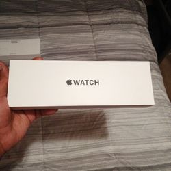 Apple Watch Se 40mm Starlight Gps BRAND NEW