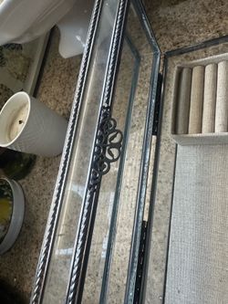 Glass jewelry box