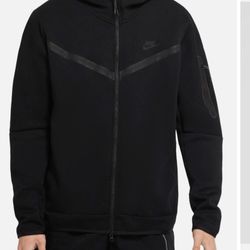 Black Nike Tech Fleece large