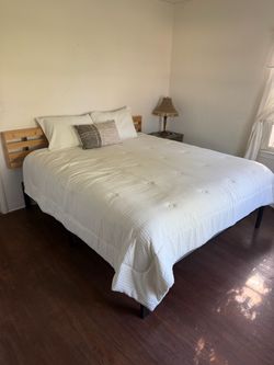 Beautiful California King bed set in excellent, barely used condition (was a spare bedroom set)