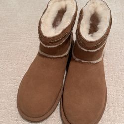 UGG CLASSIC MINI SHEARLING BRAID CHESTNUT BOOTS - WOMEN'S size7
