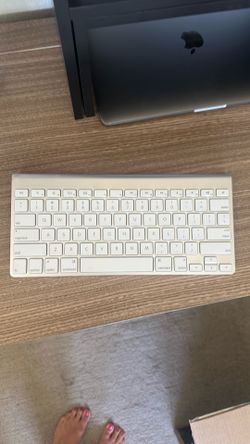 Apple Bluetooth Wireless Keyboard ⌨️