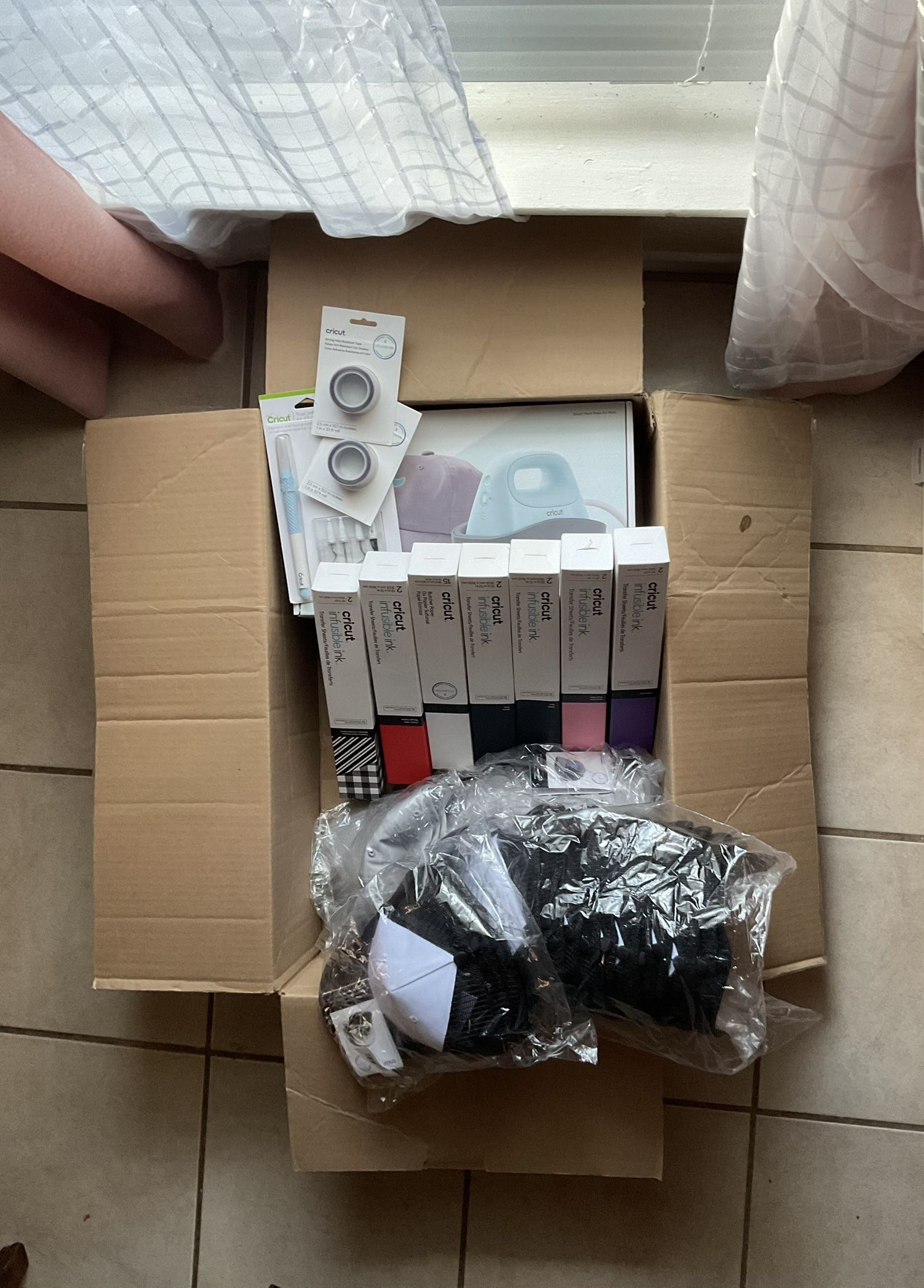 Cricut Infusible Ink Hat Press Bundle BRAND NEW