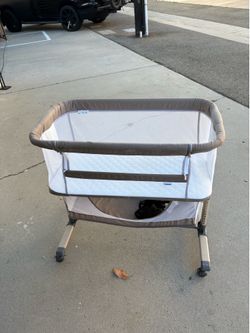Cowiewie Sleeper Bassinet with wheels
