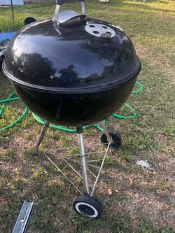 Weber Kettle Charcoal Grill