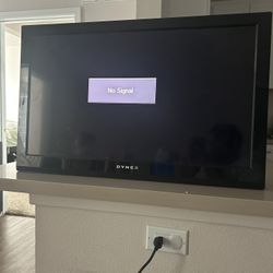 Dynex 32" 720p HD LCD Television -Model: DX-32L221A12 - W/Remote
