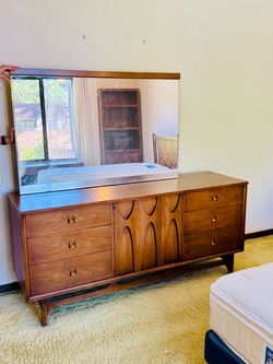Broyhill Premier Brasilia MCM Dresser with Mirror