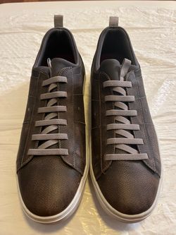 Cameron Pebble Grain Sneakers Sz 11.6M