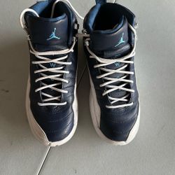 USED NIKE AIR JORDAN RETRO 12 OBSIDIAN SIZE 6Y (NO BOX)