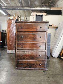 Dresser