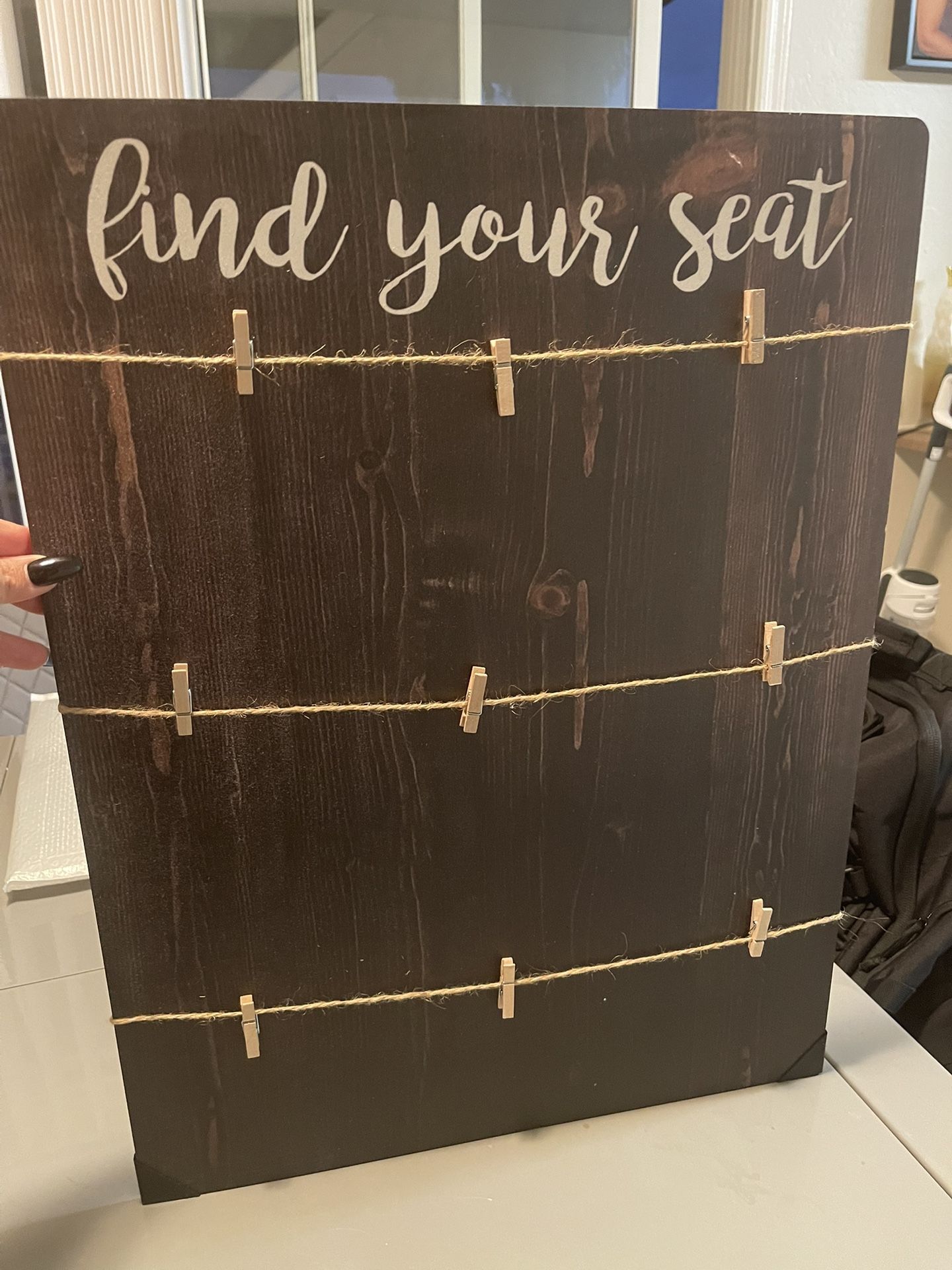 Find Your Seats Stand