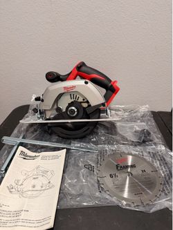 New Milwaukee M18 6-1/2 Circular Saw