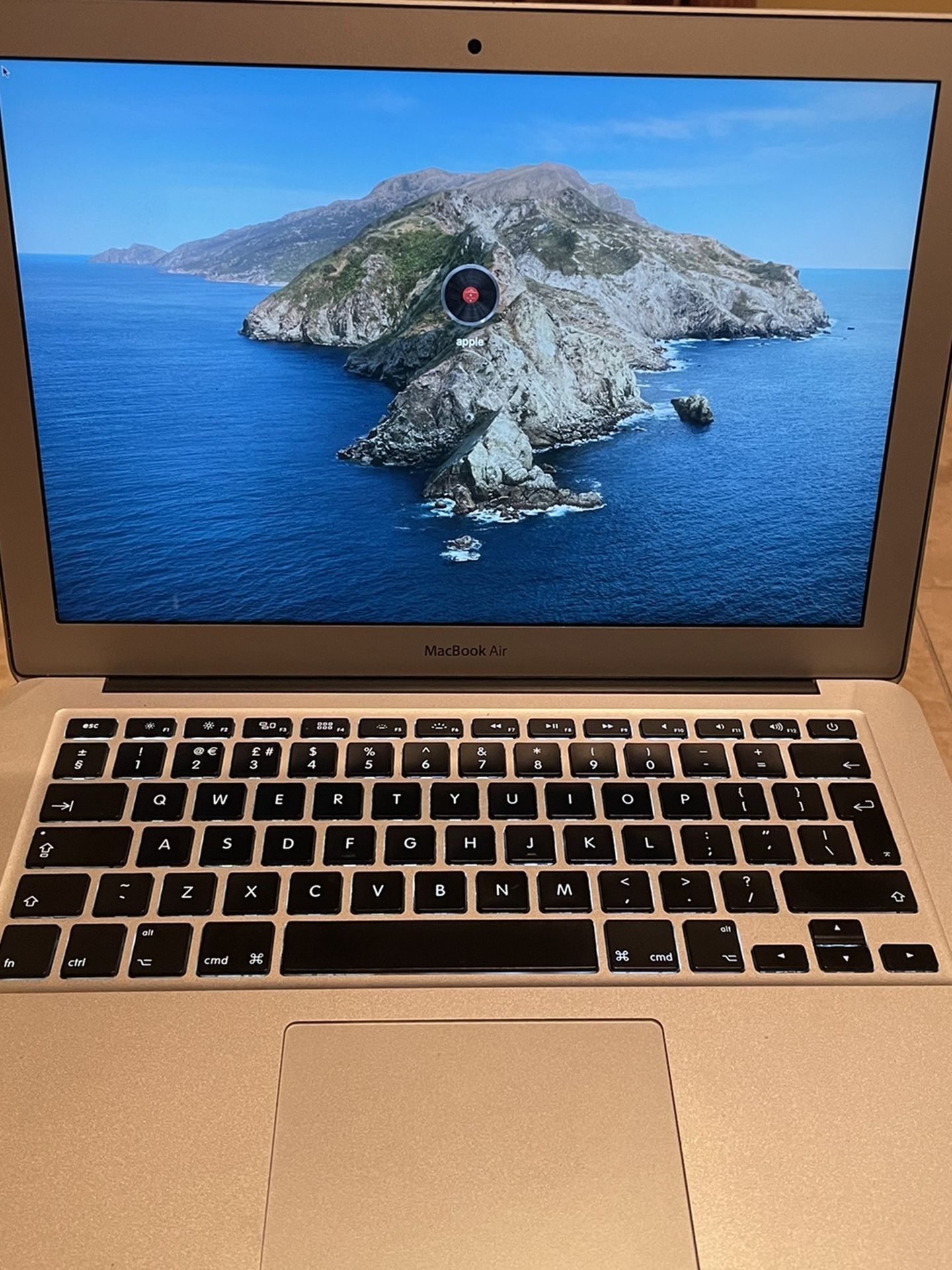 2013/14 Macbook Air 13 1.3Ghz i5 4GB 128GB Like New