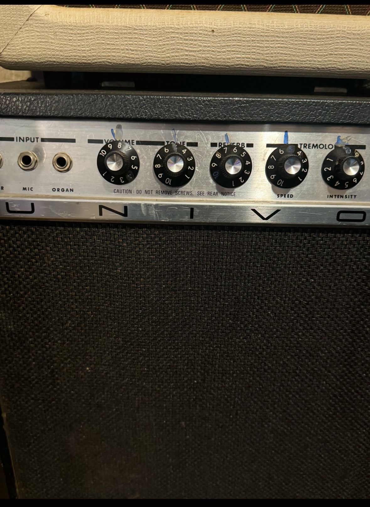 Vintage Univox amp 300$