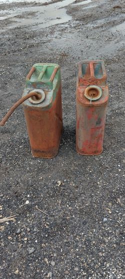 (2) 5 GALLON MAYBE MORE METAL GAS CANS, INSIDE CLEAN, SEFFNER FL
