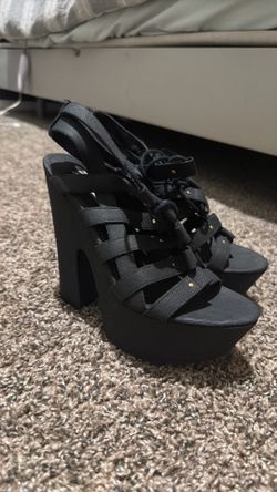 Steven Madden black platform heels (size 7.5)