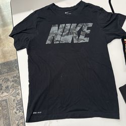 Nike T-shirt Men’s Medium