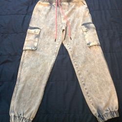 Women's C'EST TOI Cargo Pants. Size S.