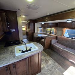 Rv Tarvel Trailer 32 Ft 2 Rooms Bueno, Bonito Y Barato