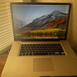 MacBook Pro 500gb200$