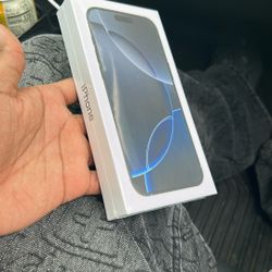iPhone 16 Pro Max 1TB Black Titanium